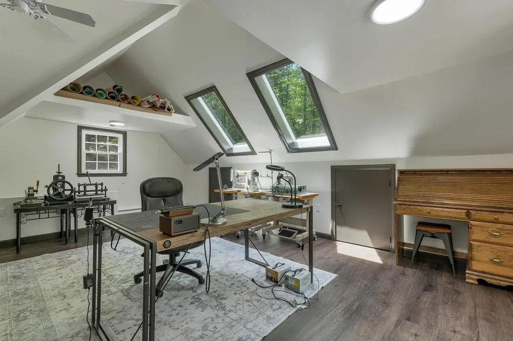 20 Fox Den Road Hollis NH 03049