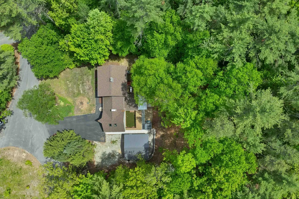 20 Fox Den Road Hollis NH 03049