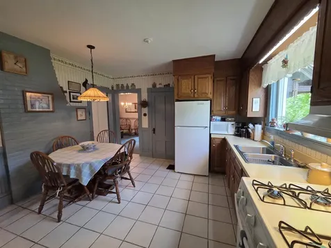 27 Crafts Avenue Lebanon NH 03784