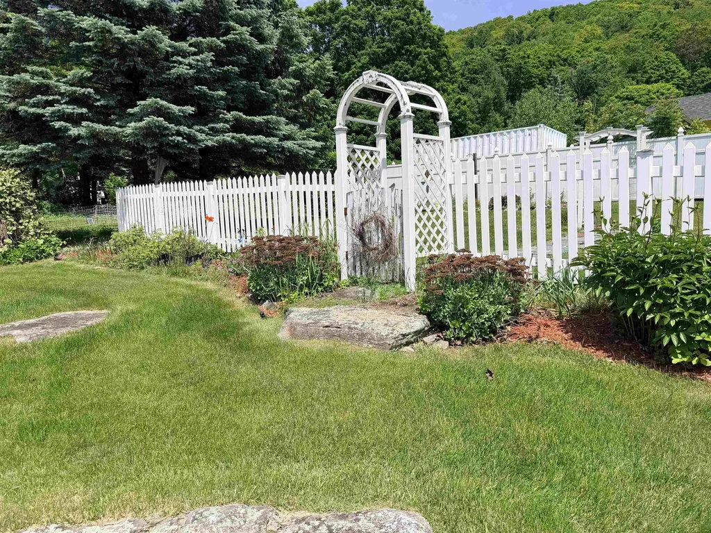 12 Mountain Street Bristol VT 05443