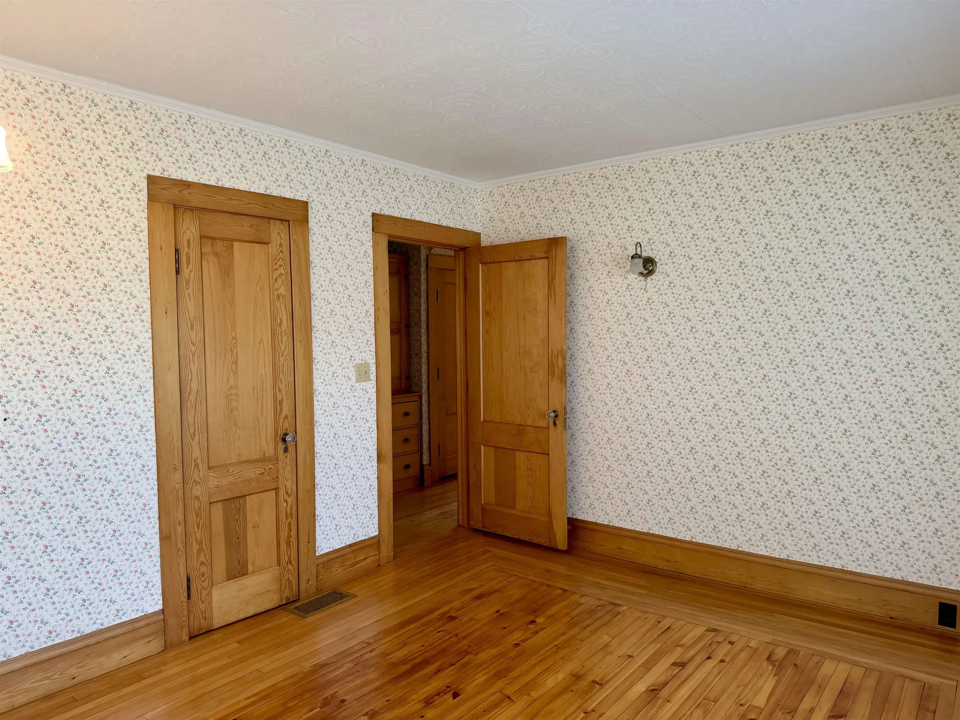 12 Mountain Street Bristol VT 05443