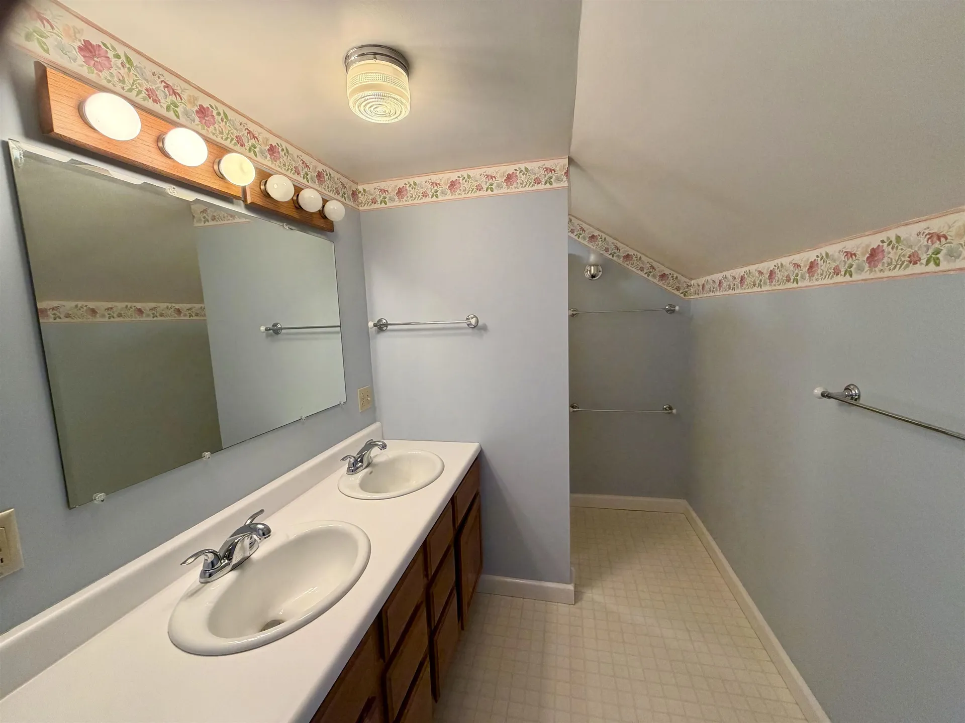 12 Mountain Street Bristol VT 05443