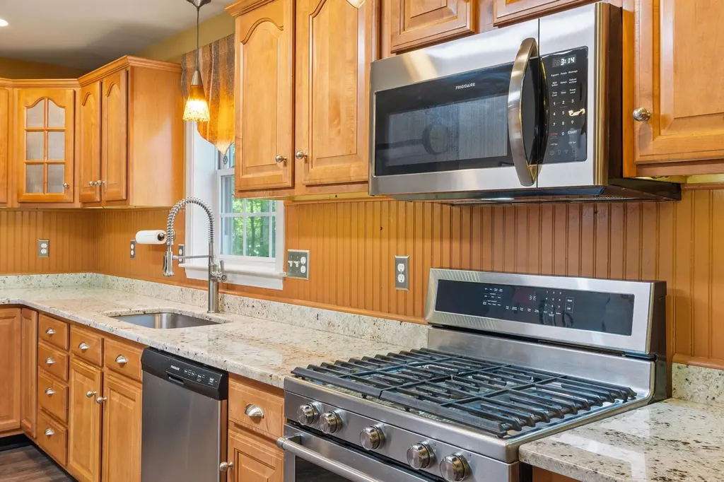 88 Horizon Drive Goffstown NH 03045