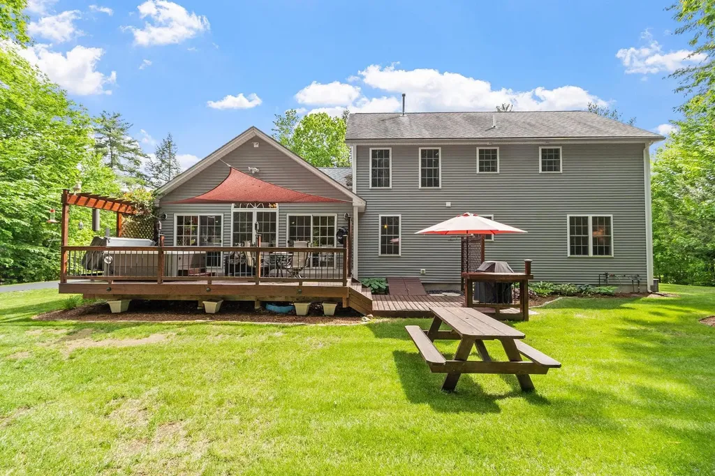88 Horizon Drive Goffstown NH 03045