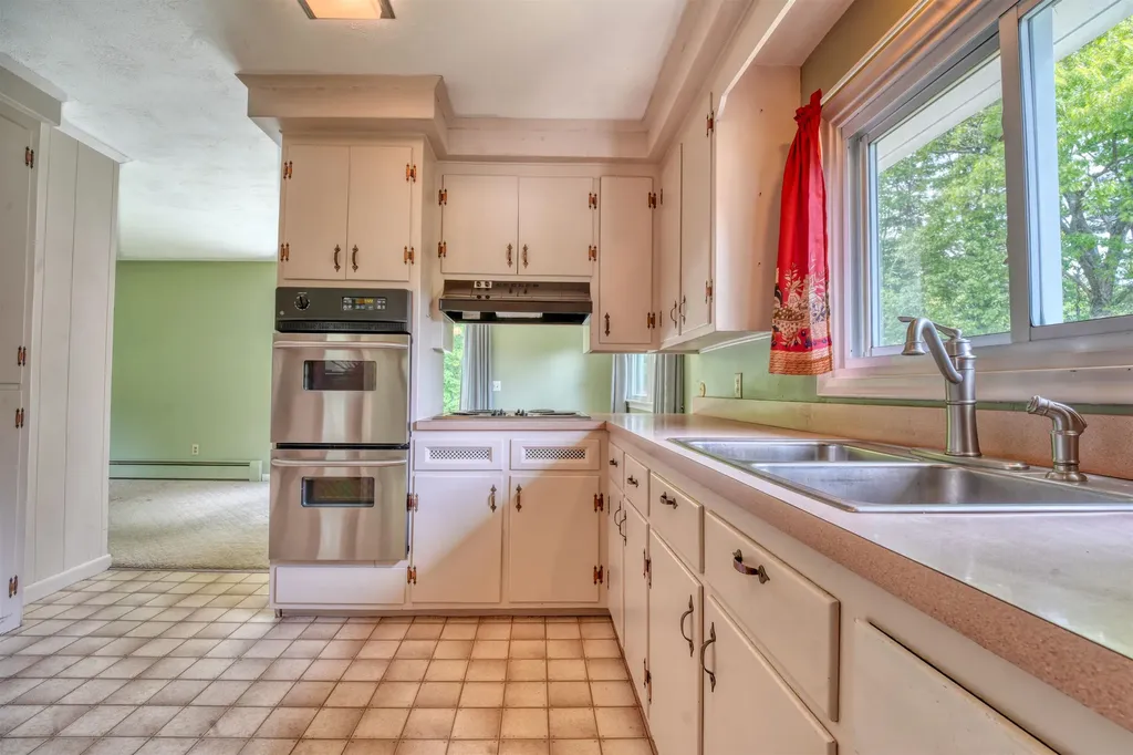23 Joanne Terrace Laconia NH 03246