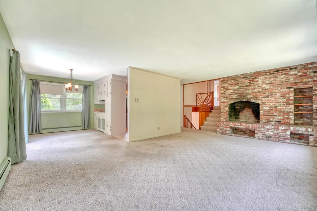 23 Joanne Terrace Laconia NH 03246