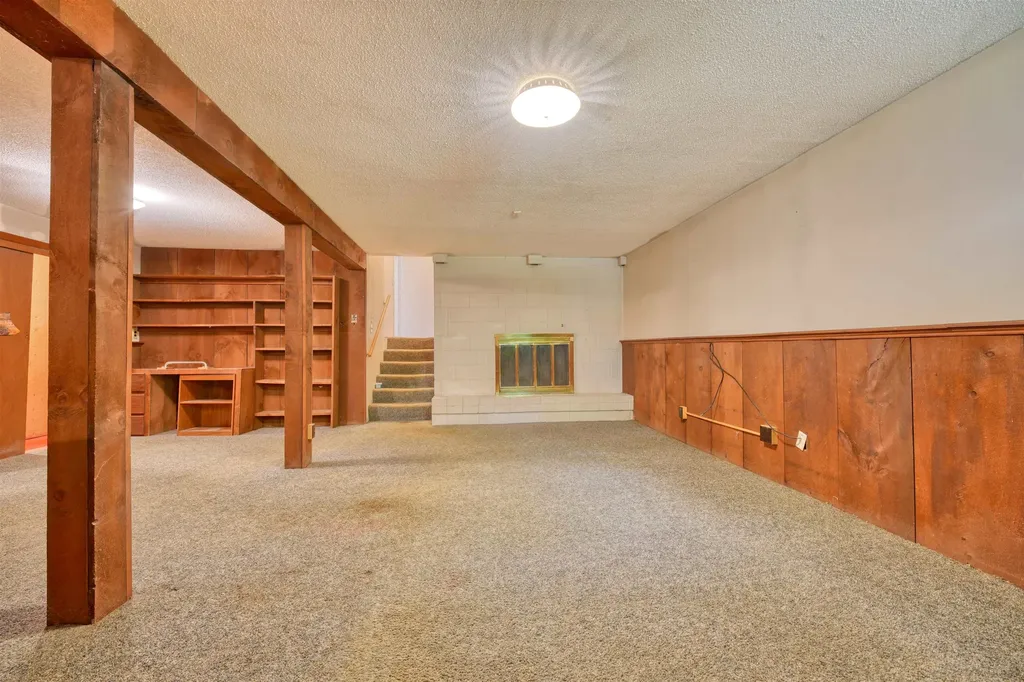 23 Joanne Terrace Laconia NH 03246