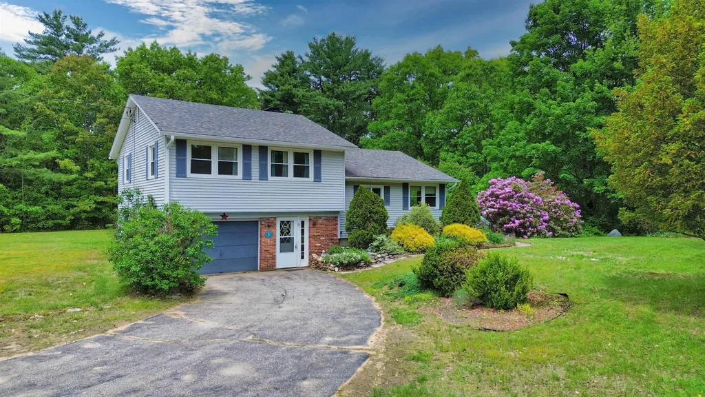 23 Joanne Terrace Laconia NH 03246