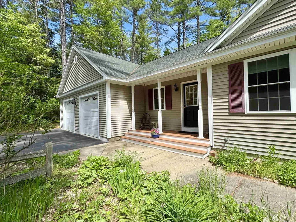 24 West Side Woods Road Bartlett NH 03812
