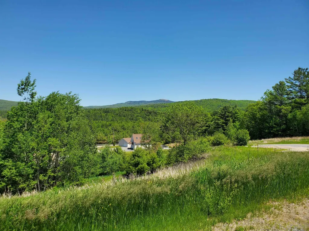 18 Mirror Lake Heights Canaan NH 03741