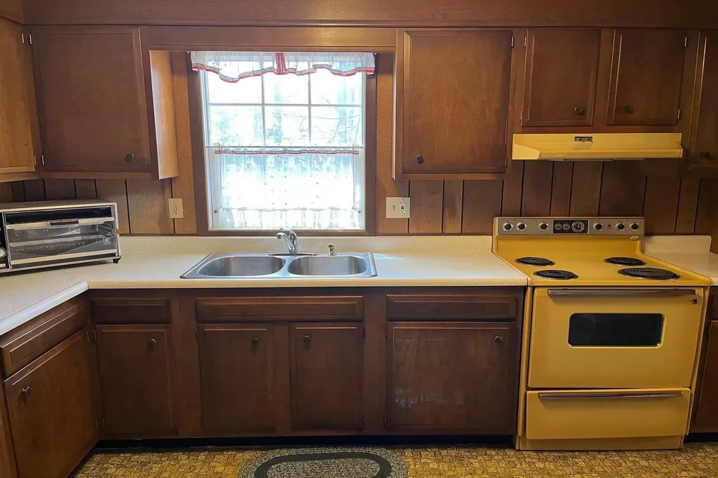 65 Watkins Avenue Rutland City VT 05701