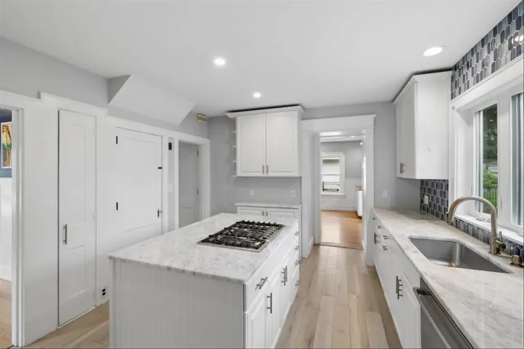 24 Hall Avenue Nashua NH 03064