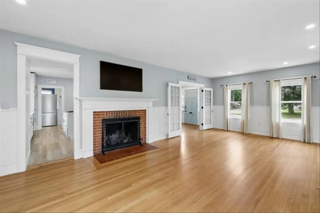 24 Hall Avenue Nashua NH 03064