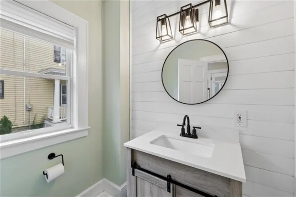 24 Hall Avenue Nashua NH 03064