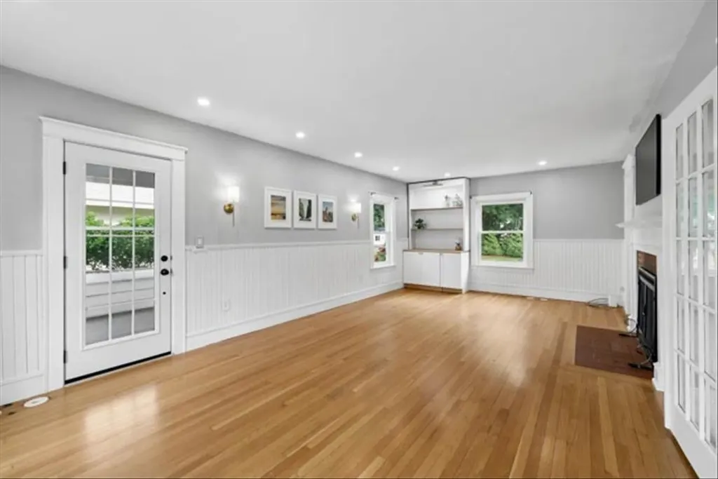 24 Hall Avenue Nashua NH 03064