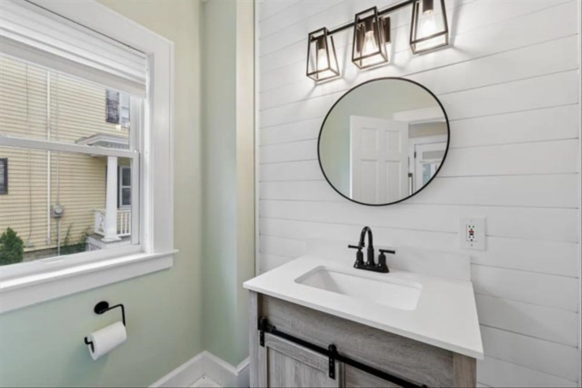 24 Hall Avenue Nashua NH 03064