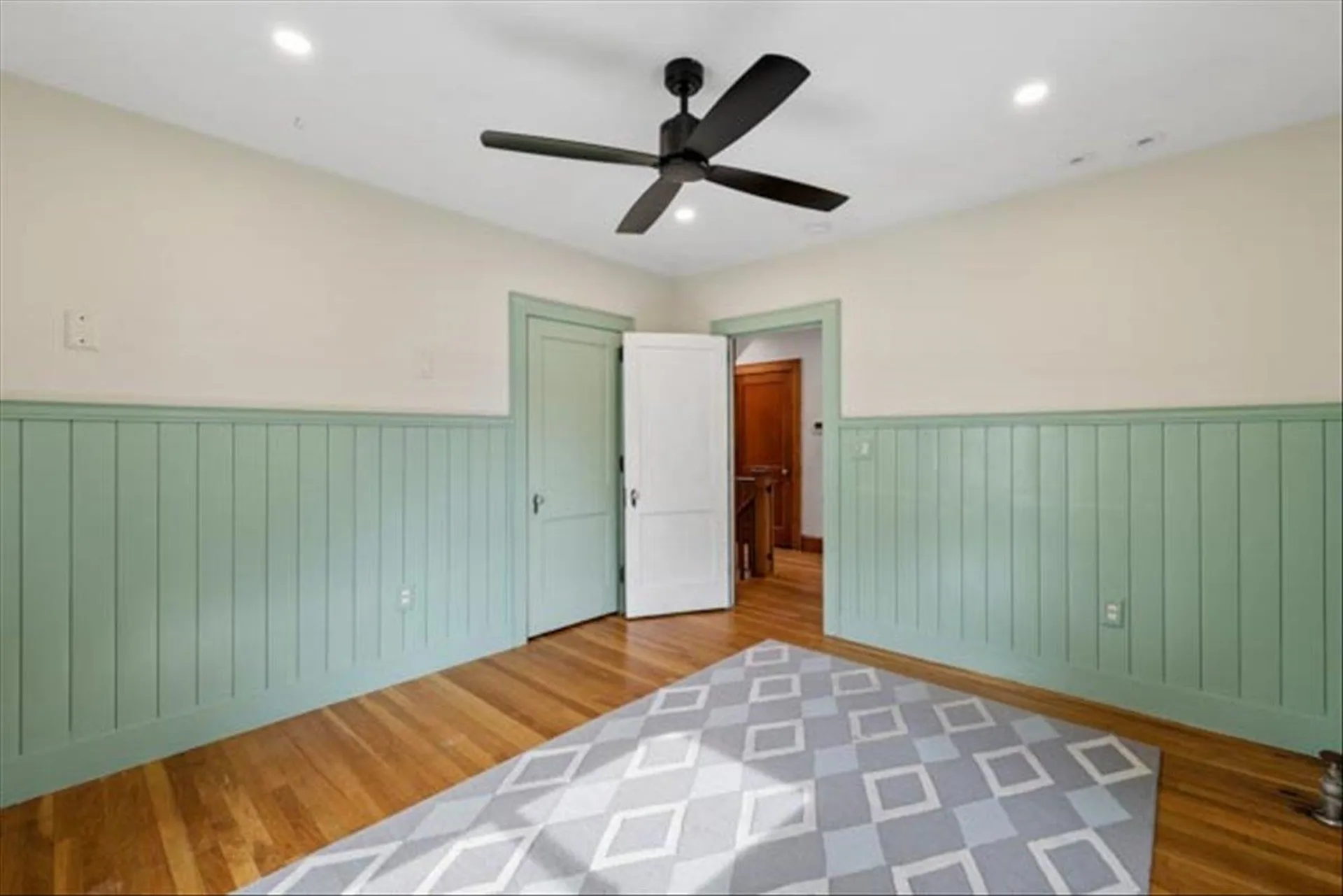24 Hall Avenue Nashua NH 03064