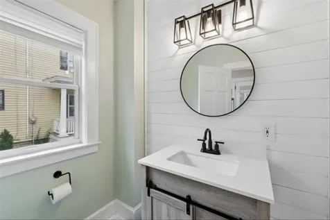 24 Hall Avenue Nashua NH 03064