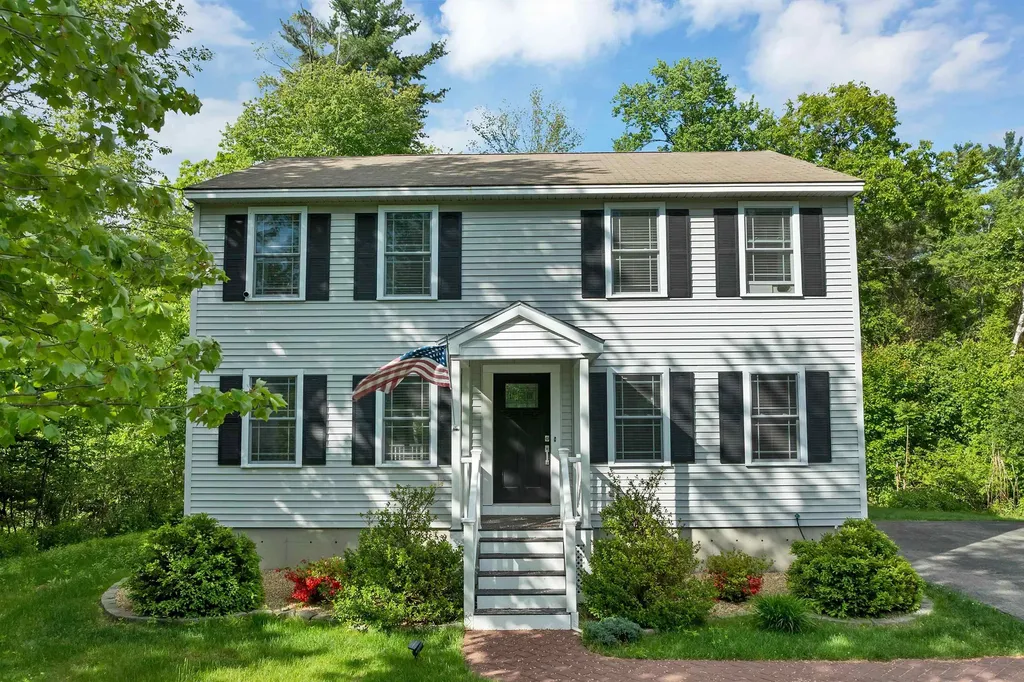 14 Doris Drive Hooksett NH 03106