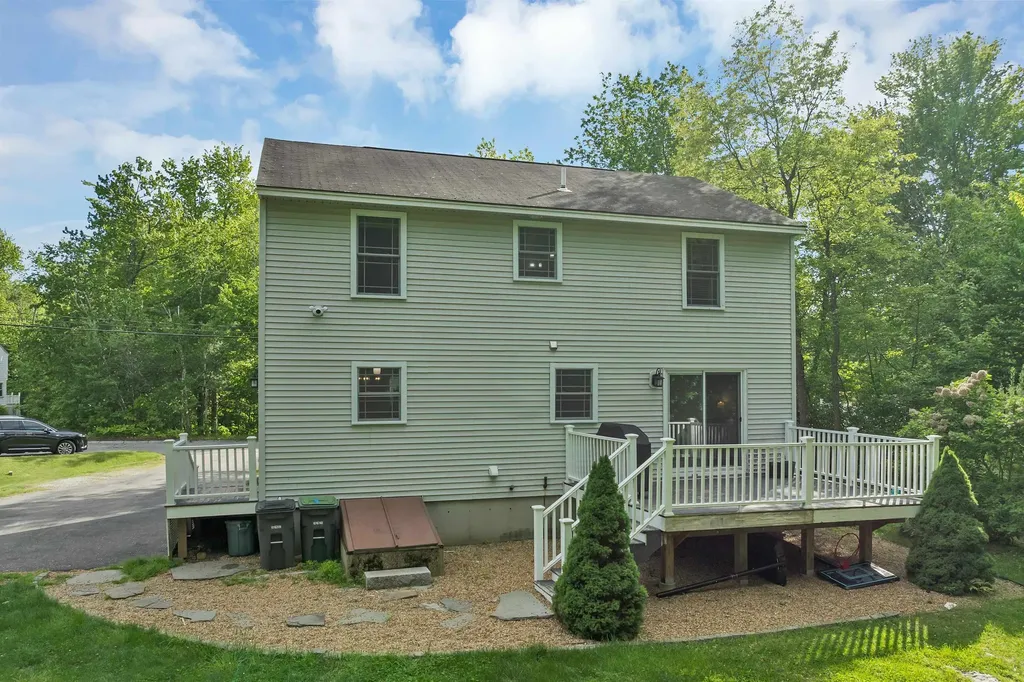 14 Doris Drive Hooksett NH 03106