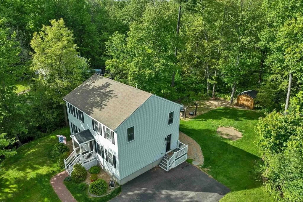 14 Doris Drive Hooksett NH 03106