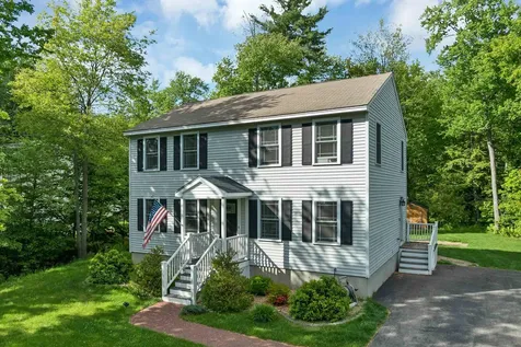 14 Doris Drive Hooksett NH 03106