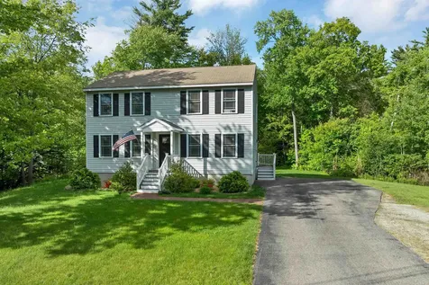14 Doris Drive Hooksett NH 03106