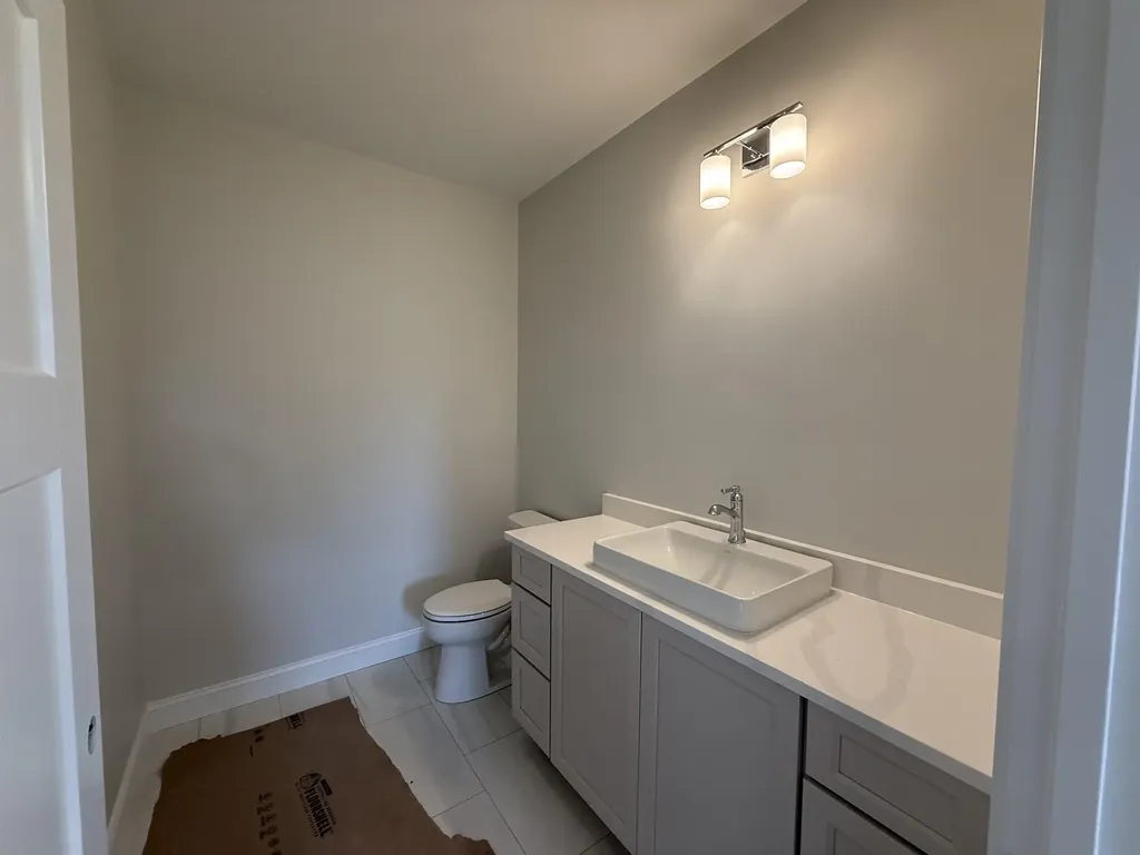 8 Madison Lane Windham NH 03087