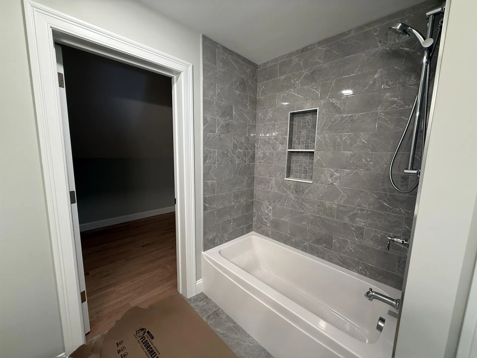 8 Madison Lane Windham NH 03087