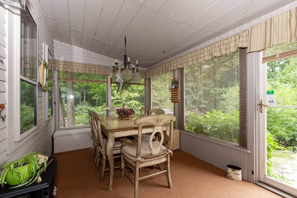 32 Sandown Road Danville NH 03819