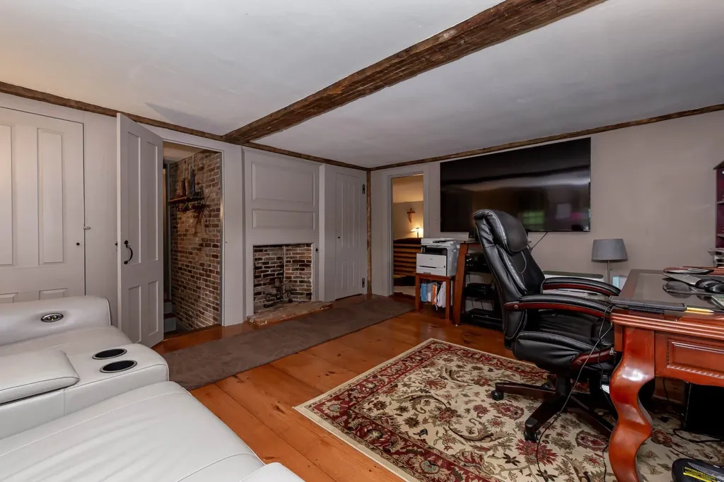 32 Sandown Road Danville NH 03819