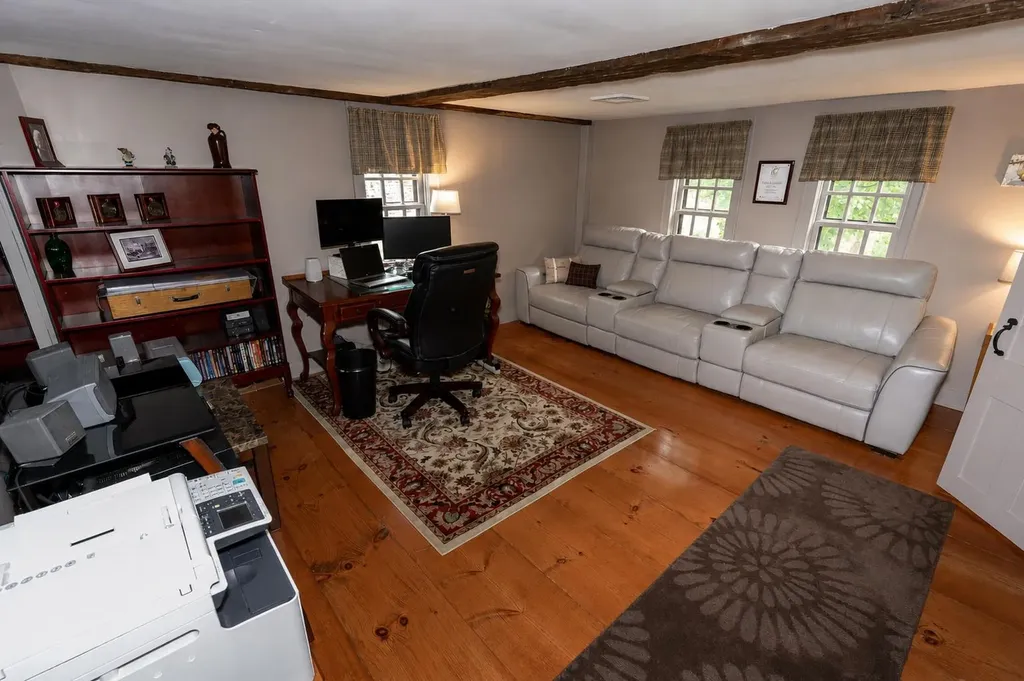 32 Sandown Road Danville NH 03819