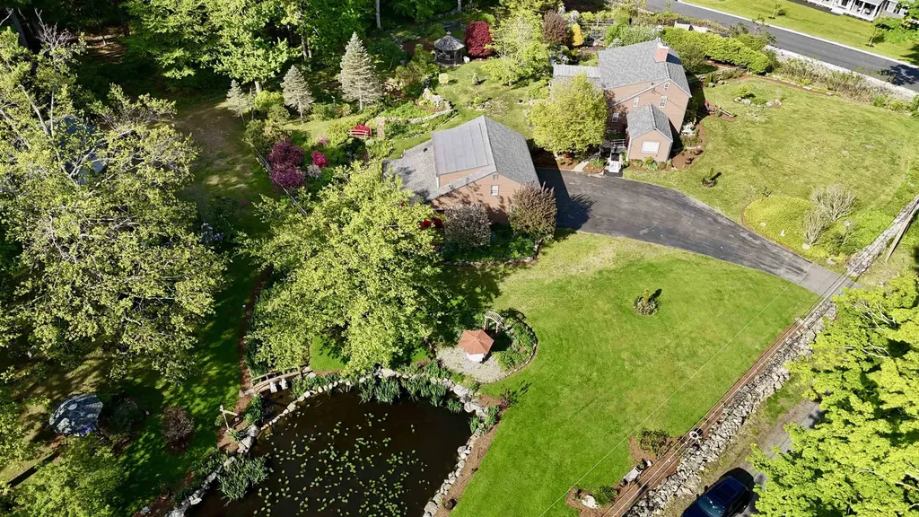 32 Sandown Road Danville NH 03819