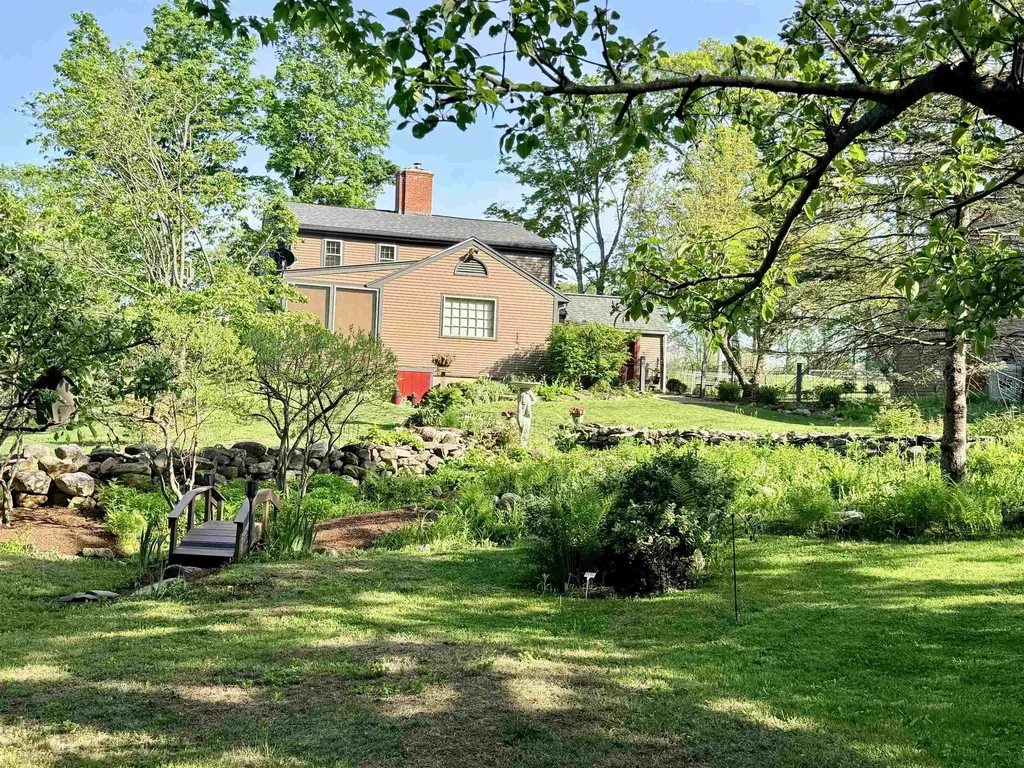 32 Sandown Road Danville NH 03819