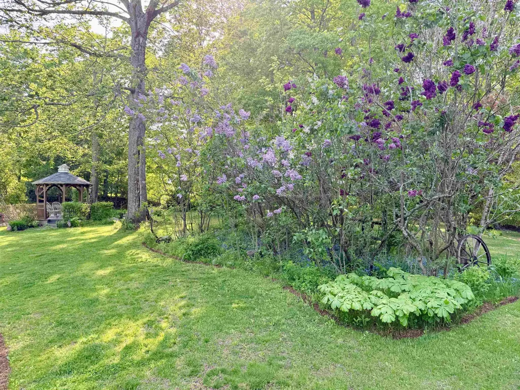 32 Sandown Road Danville NH 03819