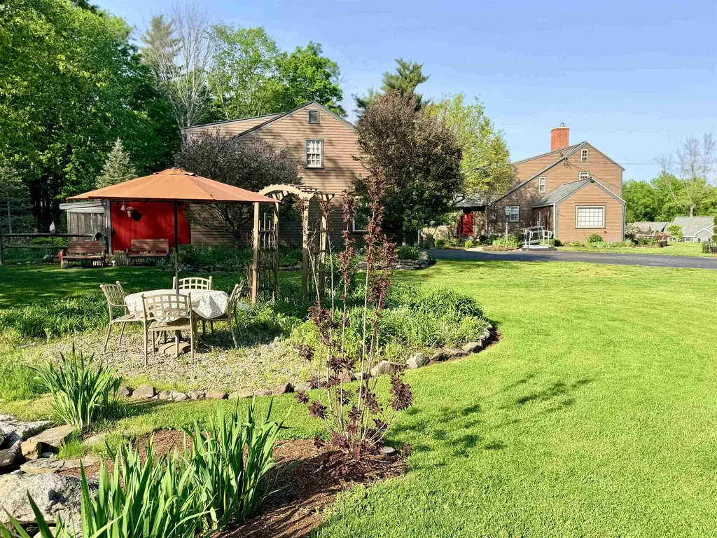32 Sandown Road Danville NH 03819