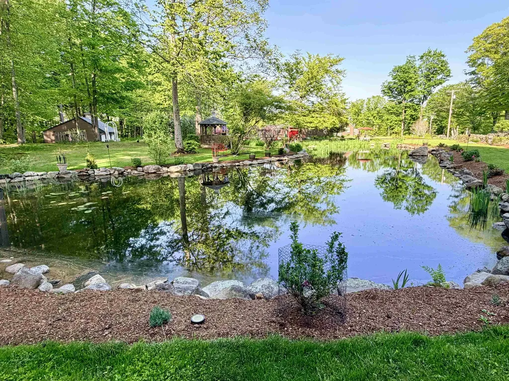 32 Sandown Road Danville NH 03819