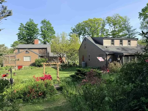 32 Sandown Road Danville NH 03819