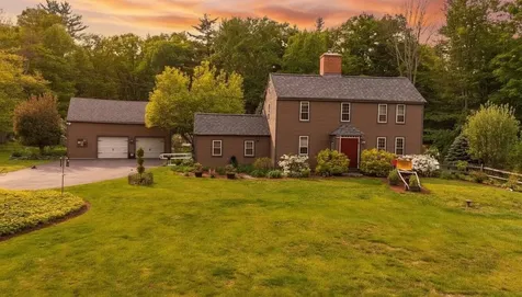 32 Sandown Road Danville NH 03819