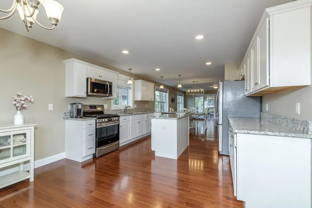 2 Mulberry Lane Hooksett NH 03106