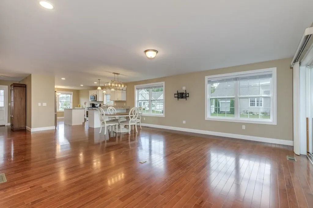 2 Mulberry Lane Hooksett NH 03106