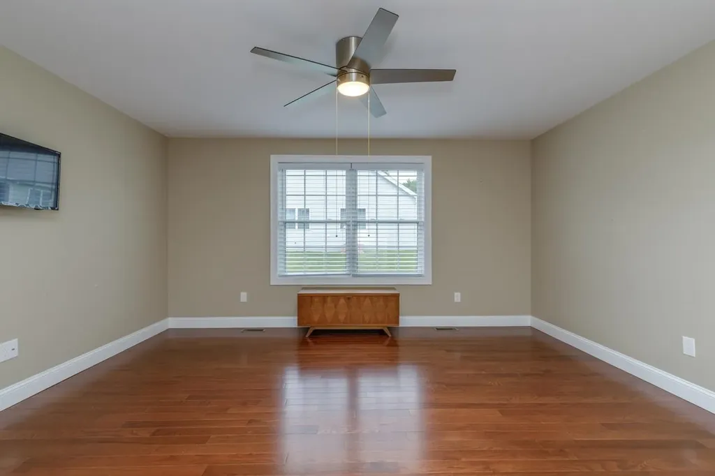 2 Mulberry Lane Hooksett NH 03106