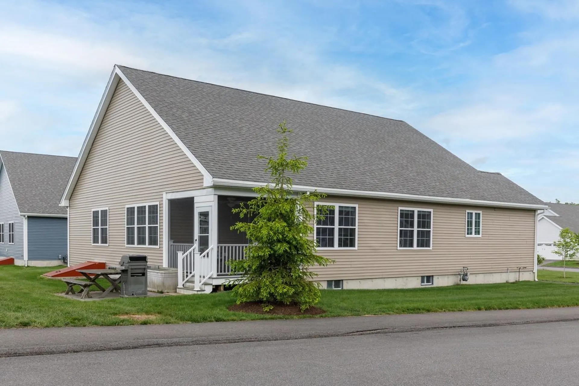 2 Mulberry Lane Hooksett NH 03106