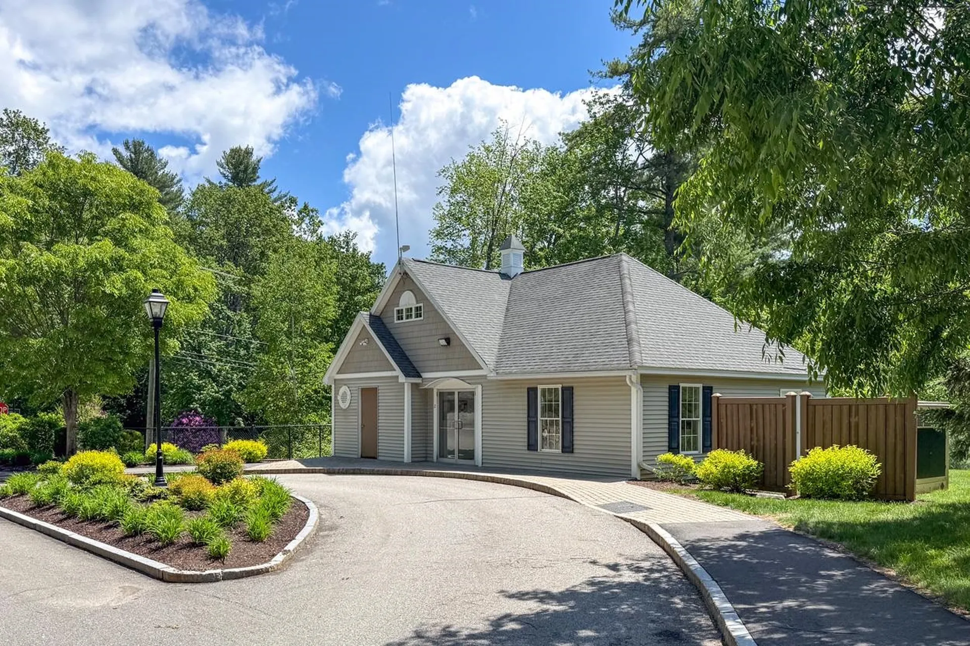 2 Mulberry Lane Hooksett NH 03106