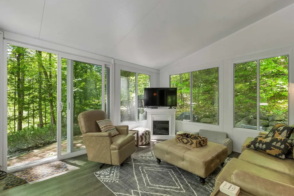 262 High Country Way Holderness NH 03245