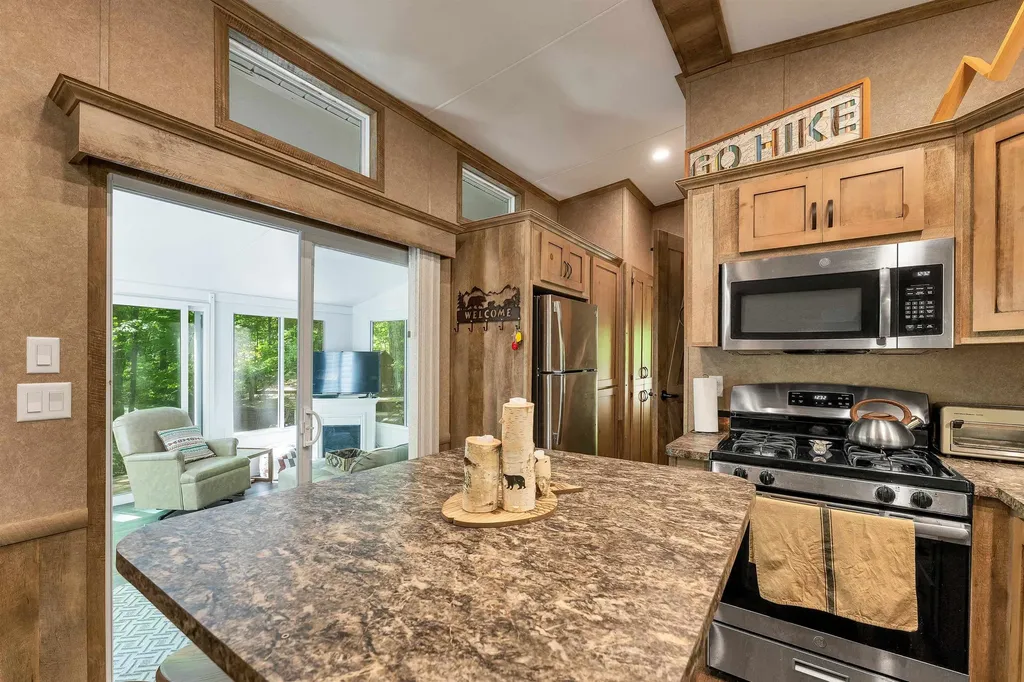 262 High Country Way Holderness NH 03245