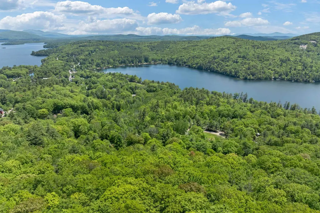 262 High Country Way Holderness NH 03245