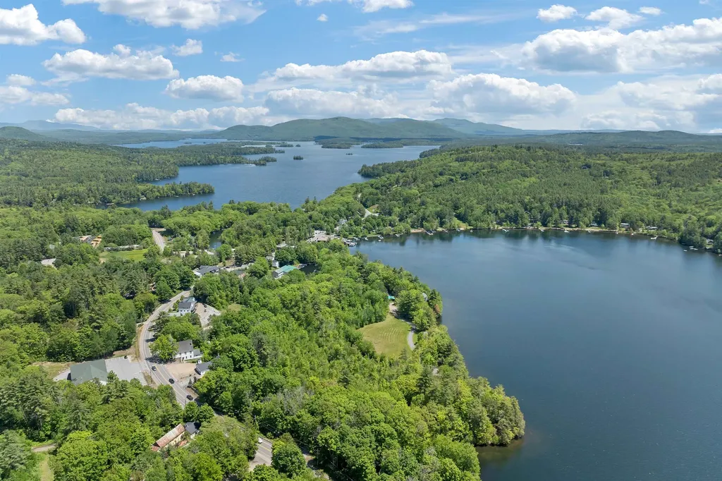 262 High Country Way Holderness NH 03245