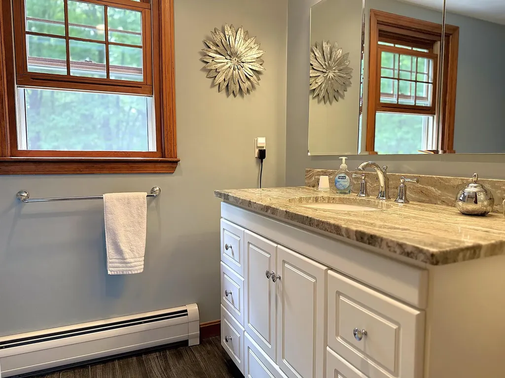 4 Riverwood Road Kingston NH 03848