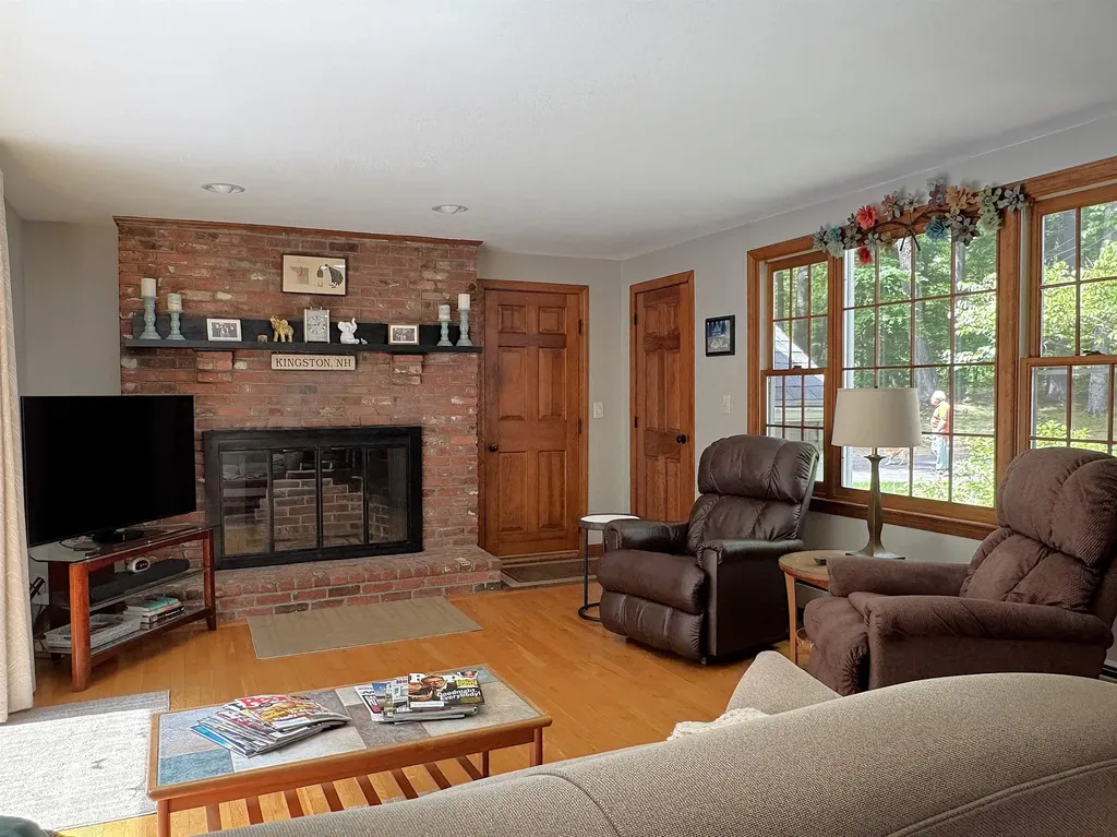 4 Riverwood Road Kingston NH 03848
